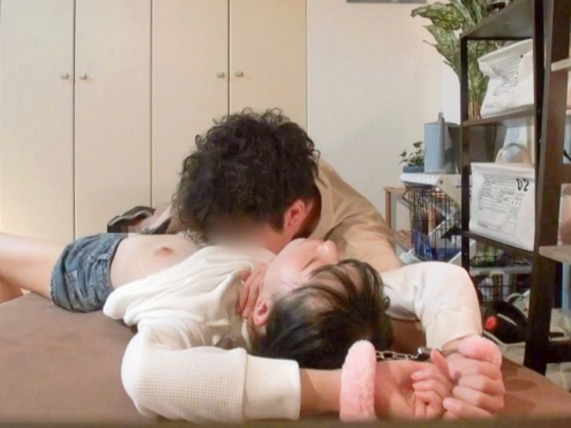 ［隠し撮り/ソフトSM遊び］やだぁ手錠～ヘンになるぅ！マゾを開眼したチッパイ乙女が全裸でナンパ師を呑み込むエロ動画WWWWWWWWW